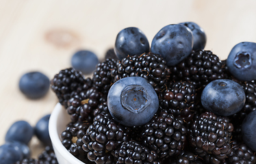 Image showing blueberries and blackberries