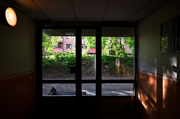 Image showing entrance of an apartment building