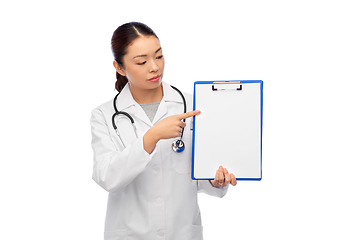 Image showing asian female doctor with clipboard