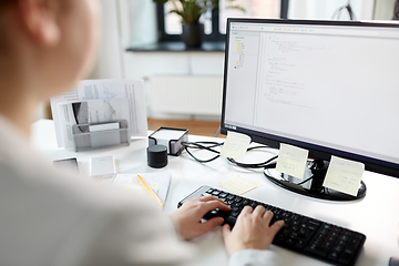 Image showing businesswoman with computer working at office