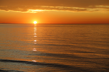 Image showing Amazing sunrise at sea in the morning