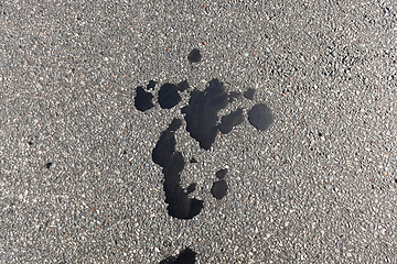 Image showing hole in asphalt