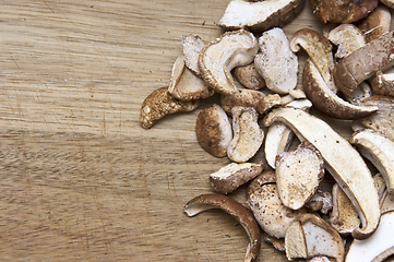 Image showing closeup dried birch polypore on cutting board with copy space