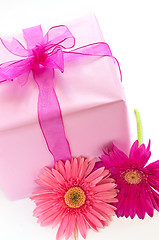 Image showing Pink gift box