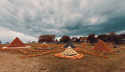 Image showing pyramid from Autumn harvested pumpkins