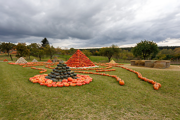 Image showing pyramid from Autumn harvested pumpkins