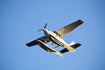 Image showing seaplane in flight