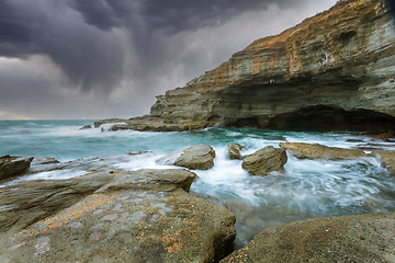 Image showing Sandstone beach caves Australia