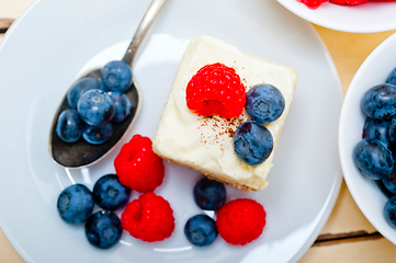 Image showing fresh raspberry and blueberry cake