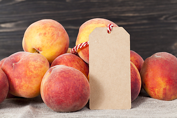 Image showing peaches and label