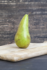 Image showing one green pear