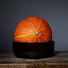 Image showing orange Hokkaido pumpkin in a ceramic bowl