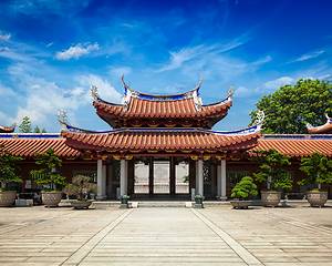 Image showing Gates of Lian Shan Shuang Lin Monastery