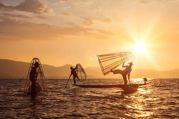 Image showing Traditional Burmese fisherman at Inle lake, Myanmar