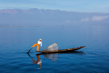 Image showing Traditional Burmese fisherman at Inle lake, Myanmar