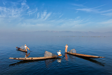 Image showing Traditional Burmese fisherman at Inle lake, Myanmar