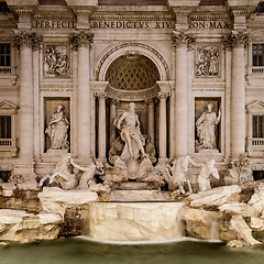 Image showing Trevi fountain at night