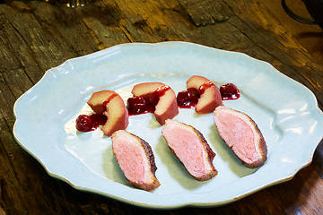 Image showing peking duck as served in a restaurant