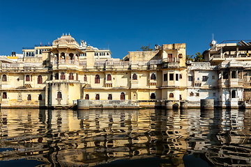 Image showing City Palace on Lake Pichola, Udaipur, Rajasthan, India