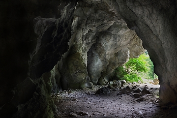 Image showing A Jaskinia Oblazkowa cave in Poland