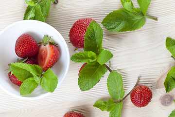 Image showing strawberry and mint