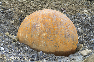 Image showing rusty metal ball