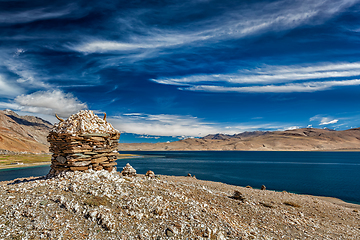 Image showing Stone cairn at Himalayan lake Tso Moriri,