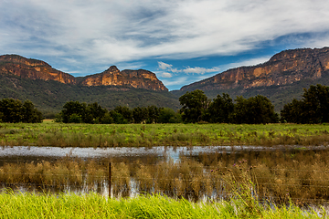 Image showing Views of the rugged cliffs from the Capertee Valley