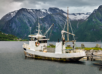 Image showing boat in the harbor