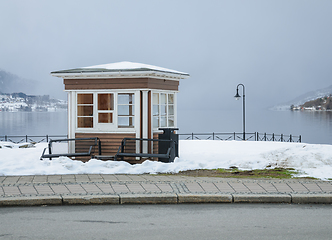 Image showing old house in the snow