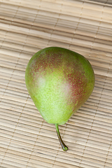 Image showing ripe green pear
