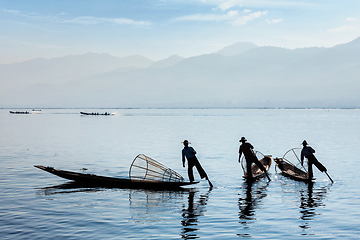 Image showing Traditional Burmese fisherman at Inle lake, Myanmar