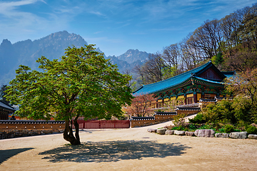 Image showing Sinheungsa temple in Seoraksan National Park, Seoraksan, South Korea