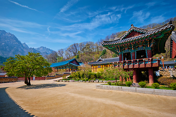 Image showing Sinheungsa temple in Seoraksan National Park, Seoraksan, South Korea