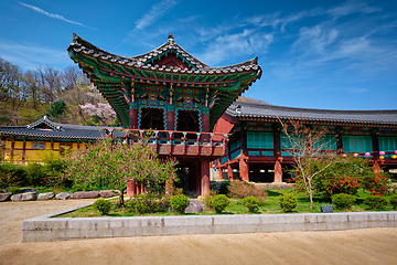 Image showing Sinheungsa temple in Seoraksan National Park, Seoraksan, South Korea