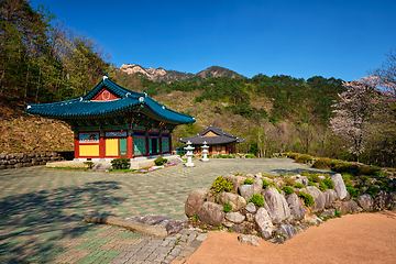 Image showing Sinheungsa temple in Seoraksan National Park, Soraksan, South Korea