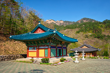 Image showing Sinheungsa temple in Seoraksan National Park, Soraksan, South Korea