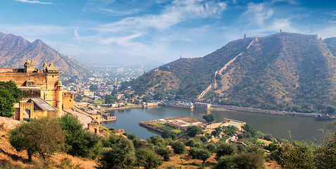 Image showing View of Amer Amber fort and Maota lake, Rajasthan, India