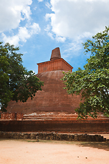 Image showing Jetavaranama dagoba (stupa). Anuradhapura, Sri Lanka