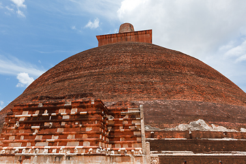 Image showing Jetavaranama dagoba (stupa). Anuradhapura, Sri Lanka