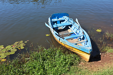 Image showing Boat in lake