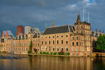 Image showing Hofvijver lake and Binnenhof , The Hague