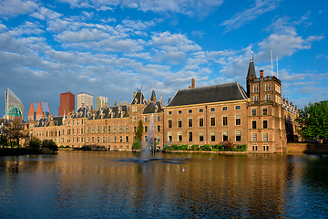 Image showing Hofvijver lake and Binnenhof , The Hague