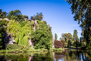 Image showing Sibyl temple and lake in Buttes-Chaumont Park, Paris