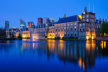 Image showing Hofvijver lake and Binnenhof , The Hague