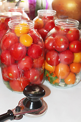 Image showing tomatoes in the jars prepared for preservation