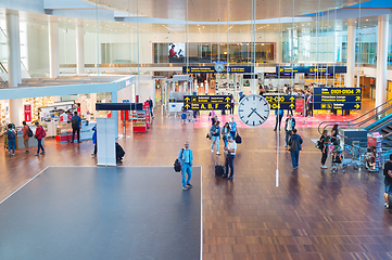 Image showing People Kastrup airport hall Copenhagen