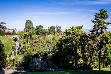 Image showing Sibyl temple and pond in Buttes-Chaumont Park, Paris