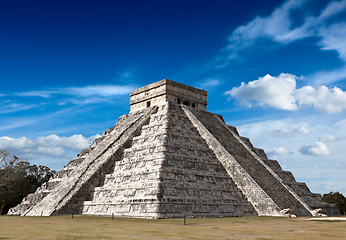 Image showing Mayan pyramid in Chichen-Itza, Mexico