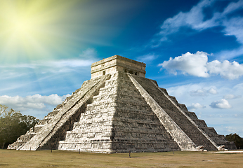 Image showing Mayan pyramid in Chichen-Itza, Mexico